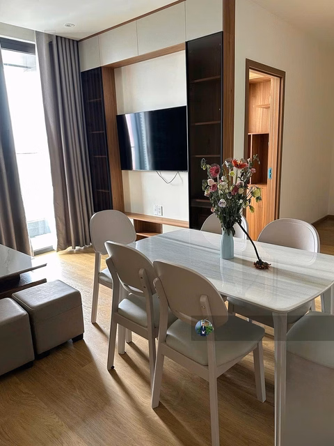 The owner needs to rent the middle floor of P1 building at Cosmo Residence, price only 22 million/month