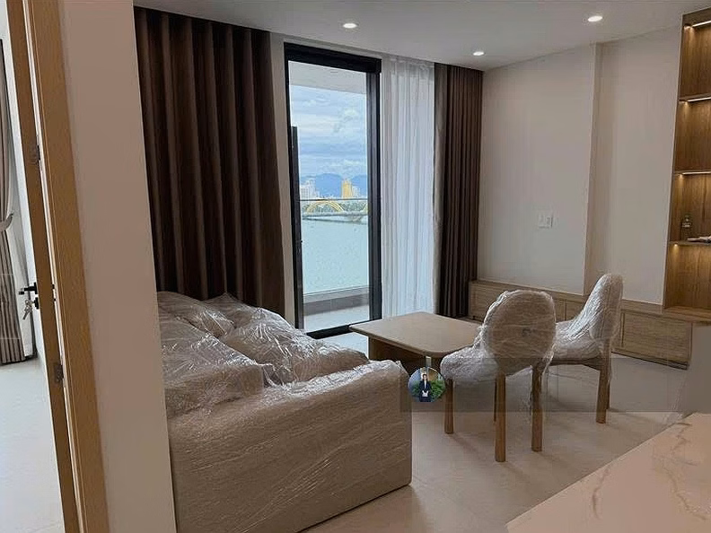 The owner needs to rent a 1BR apartment with direct river view at Sun Ponte for only 25 million/month***