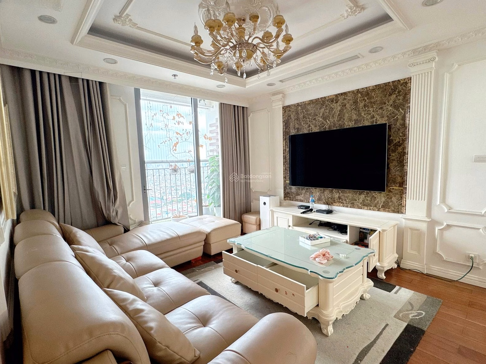 Bright 4-bedroom corner apartment for rent in Park Hill Times City, fully furnished, up to 143m² wide