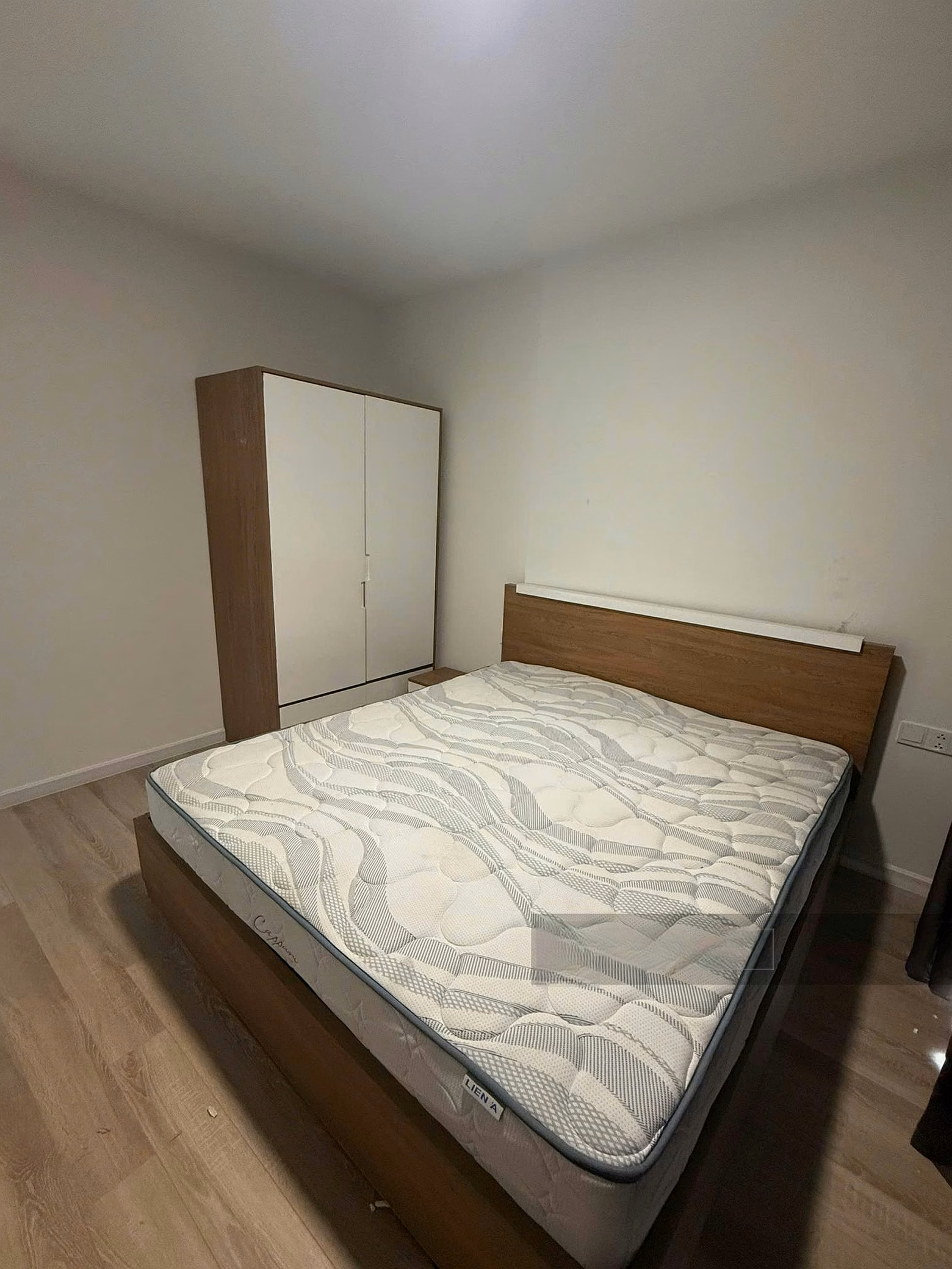Quick sale 3 bedrooms Urban Green 7.6 billion, 10th floor view LK81 + Van Phuc - notarized pink book