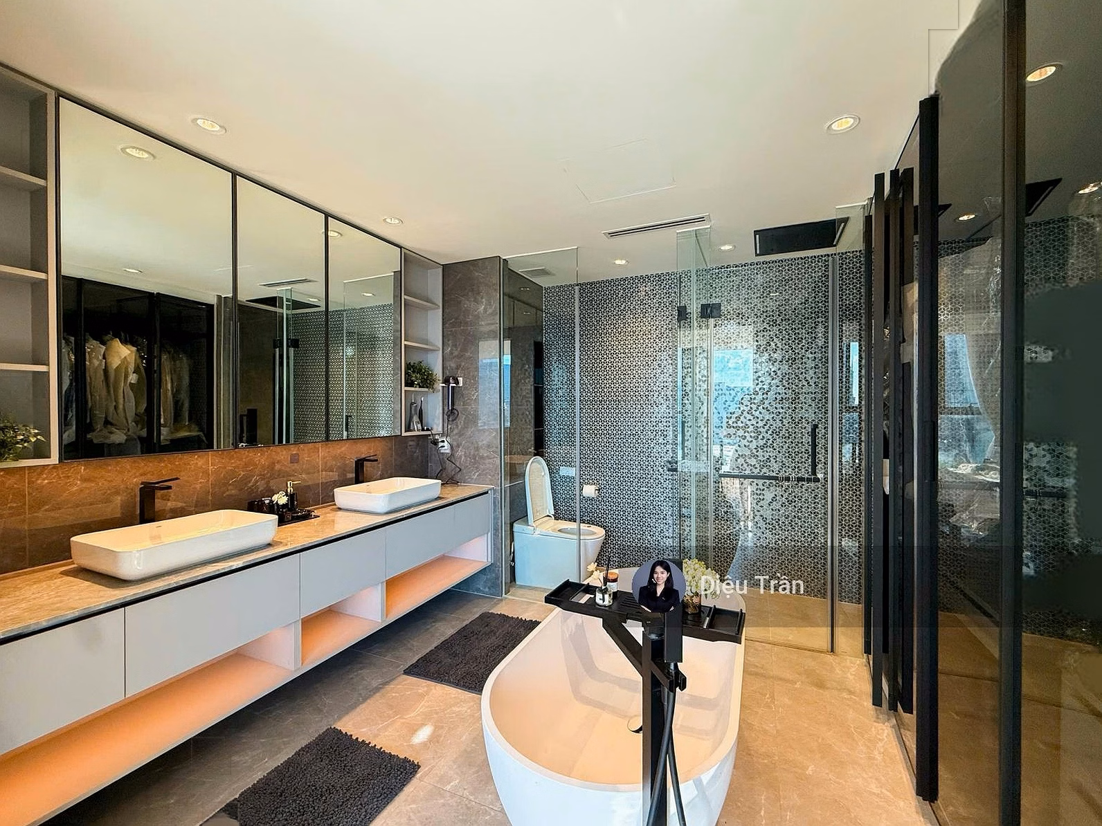 The Metropole: Latest shopping cart collection of 4-bedroom apartments with panoramic city view in August 2026