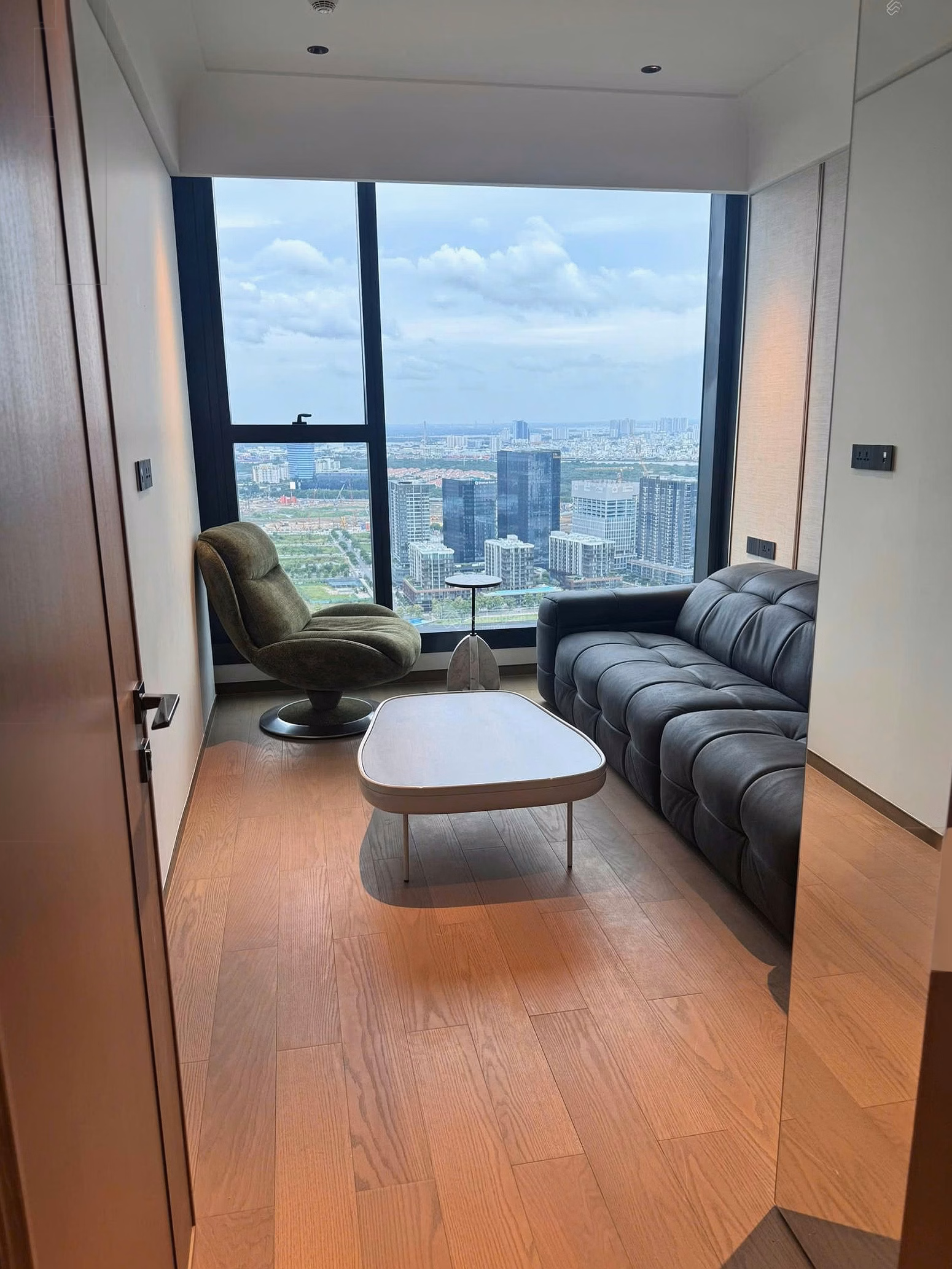 CH Grand Marina Saigon for rent 390 million/month, 237m2, 4 bedrooms, 4 bathrooms at Ton Duc Thang, District 1, HCM