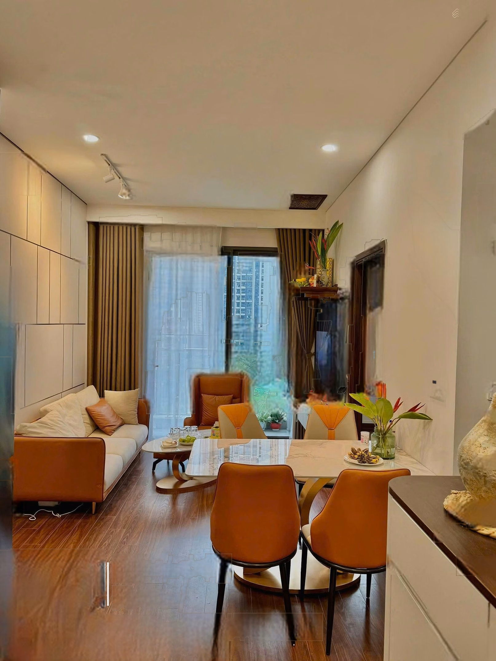 2 bedroom apartment for rent with 2 beautiful furniture for rent in building H1, price 14 million/month including service fee, move in immediately