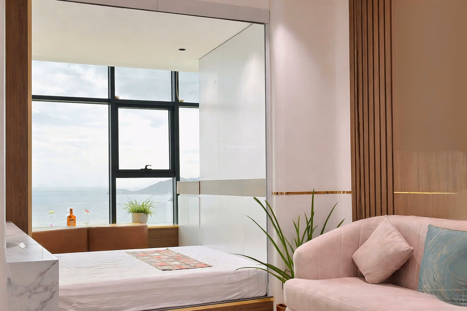 Excellent price, only 3.5 billion, too good for a 2-bedroom apartment with direct sea view, beautiful house, fully furnished