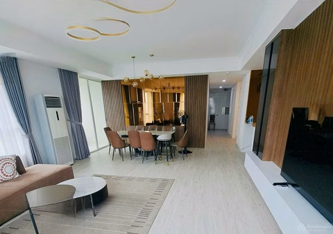 Apartment for rent with 3 bedrooms, 2 bathrooms, 158m2, great price at The Manor - Ho Chi Minh City