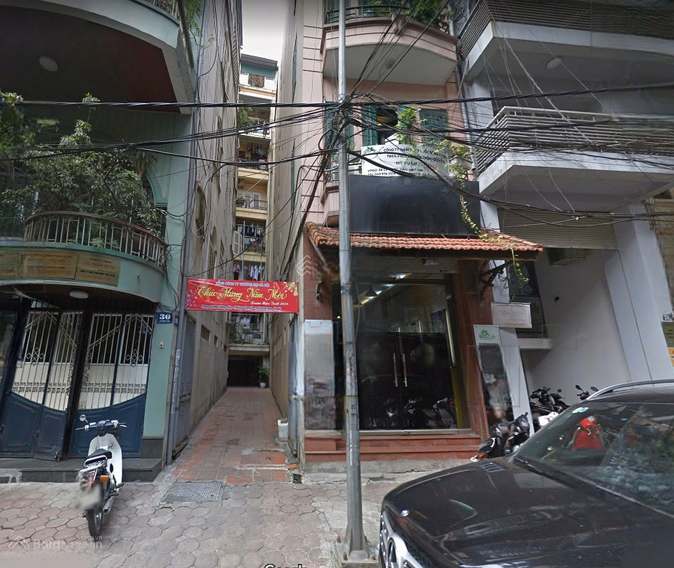 Apartment for rent with 2 bedrooms, 1 bathroom, 70m2, 15 million at 28B Le Ngoc Han, Hai Ba Trung, Hanoi, preferential price