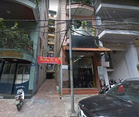 Apartment for rent with 2 bedrooms, 1 bathroom, 70m2, 15 million at 28B Le Ngoc Han, Hai Ba Trung, Hanoi, preferential price