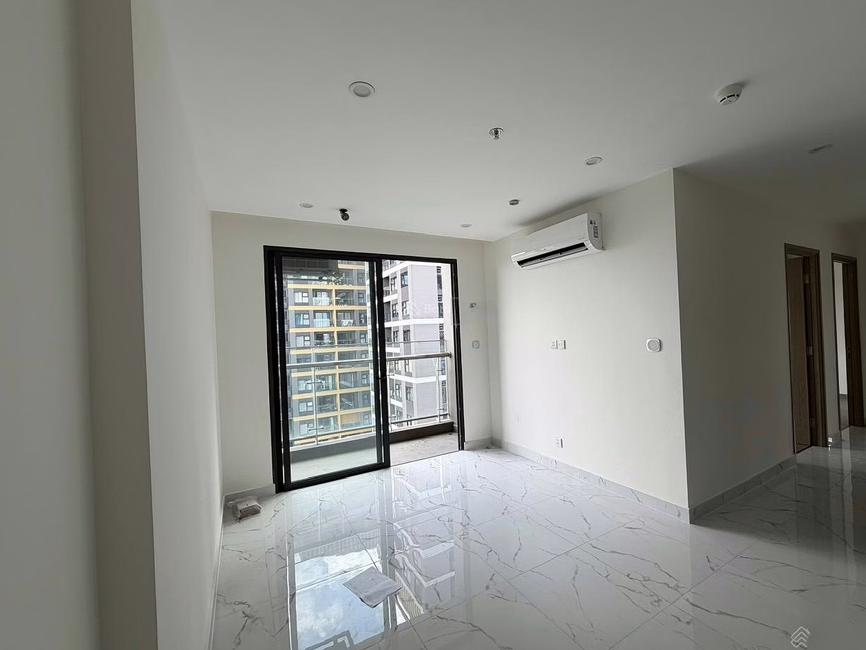 Selling 3-bedroom corner apartment with area of ​​82m2 for only 4,490 billion at Beverly Solari building, signing sale contract with investor