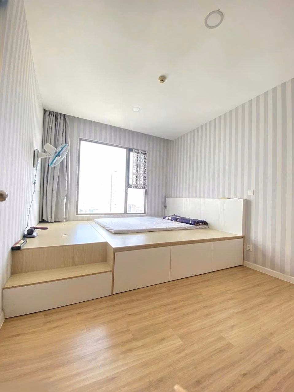 Angia Riverside 3 bedroom 2 bathroom apartment for urgent rent. Contact: 0954 354 076 - Dinh Van