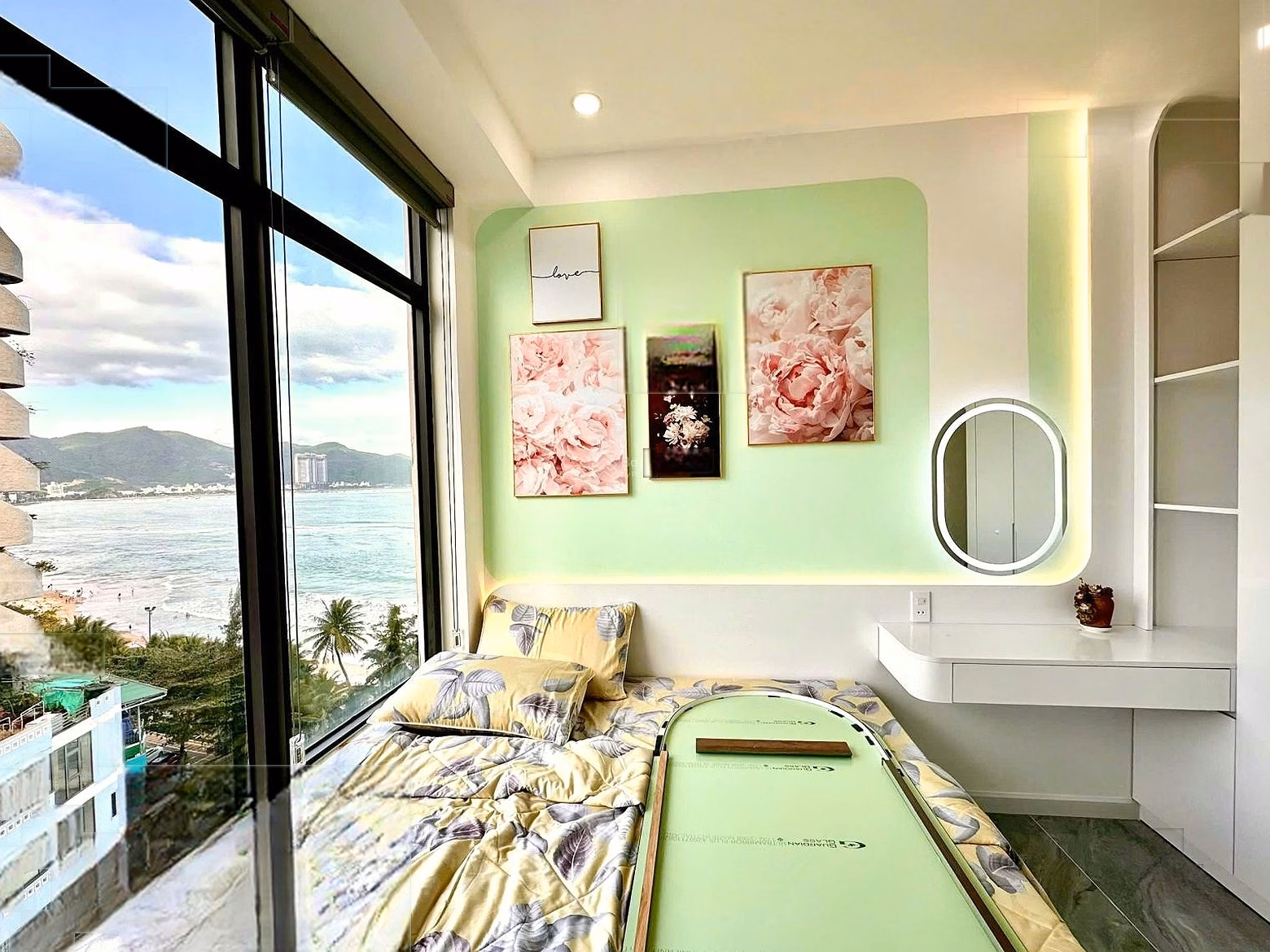 Selling sea view apartment at 11 - 28 building (OC1A), Muong Thanh Vien Trieu, Nha Trang
