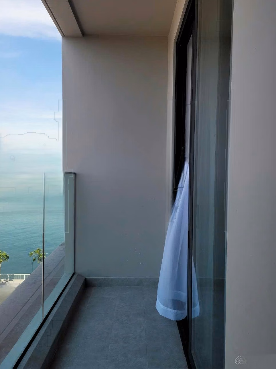 Studio apartment with direct view of Han River, DIFF fireworks festival, full modern furniture only 18 million/month