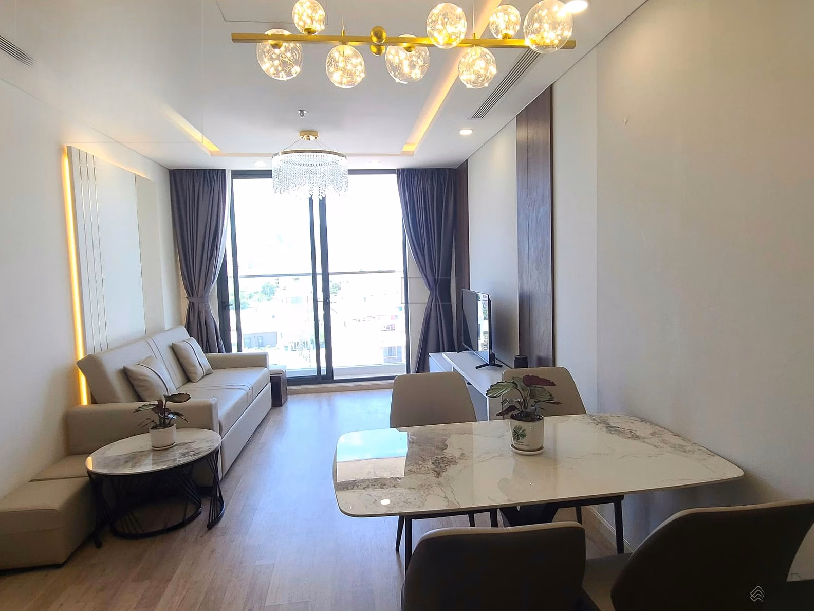 CT1 Luxury Phuoc Long apartment for rent, Area 81m2. 3 bedroom, 2 bathroom apartment, fully furnished with high quality furniture