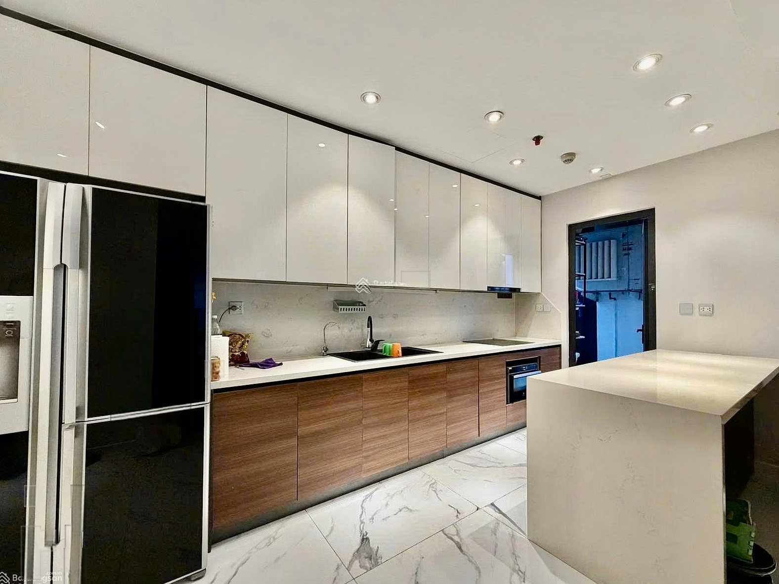 Sunshine City apartment for rent 120m | 3 Bedrooms Fully High Quality Furniture