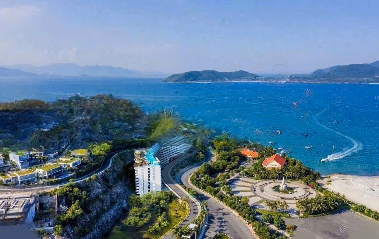 Watch brilliant fireworks 365 days from the balcony with sea view on Tran Phu street - long-term ownership in Nha Trang