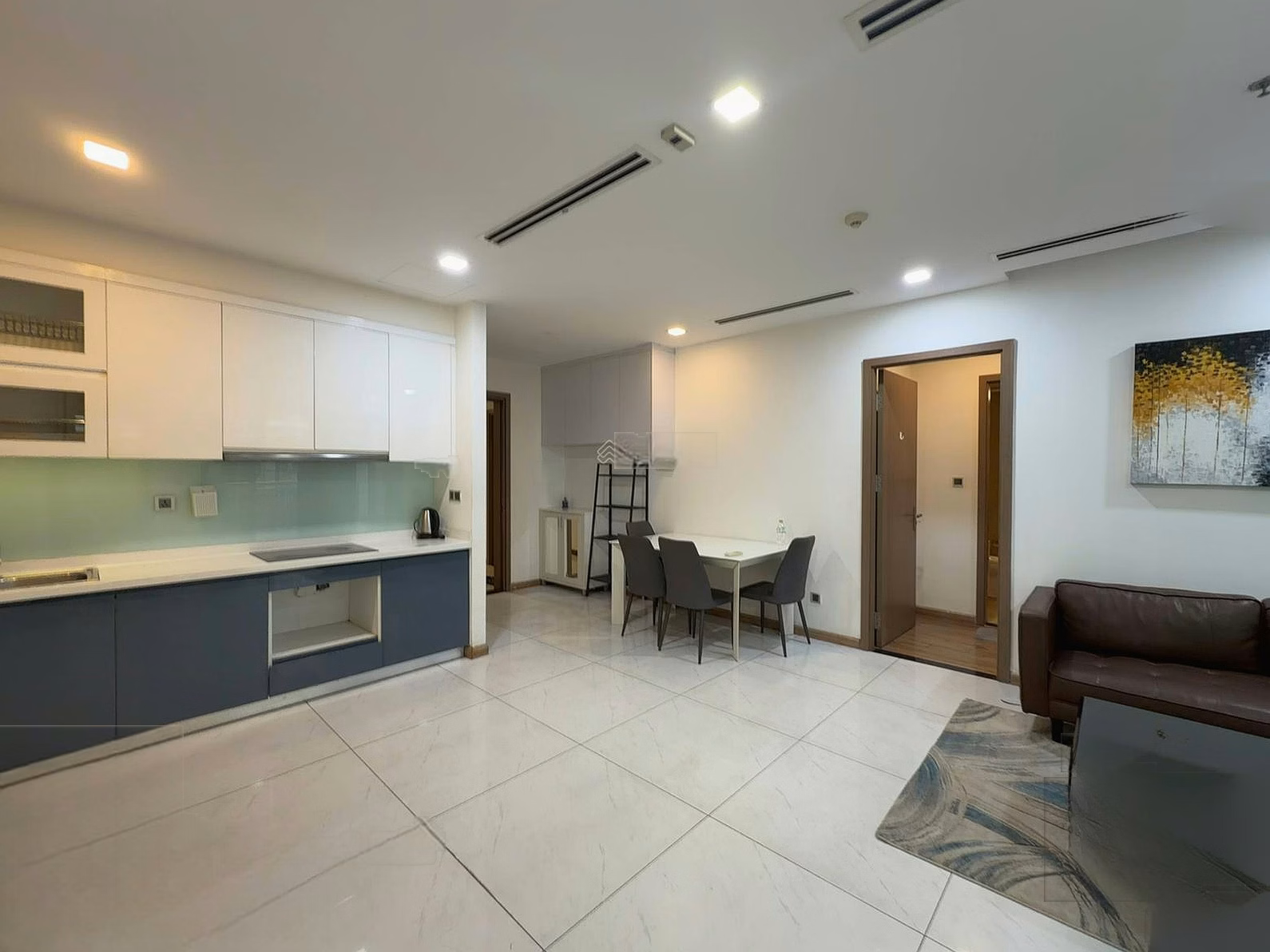 2 bedrooms Park 1 is available, move in immediately