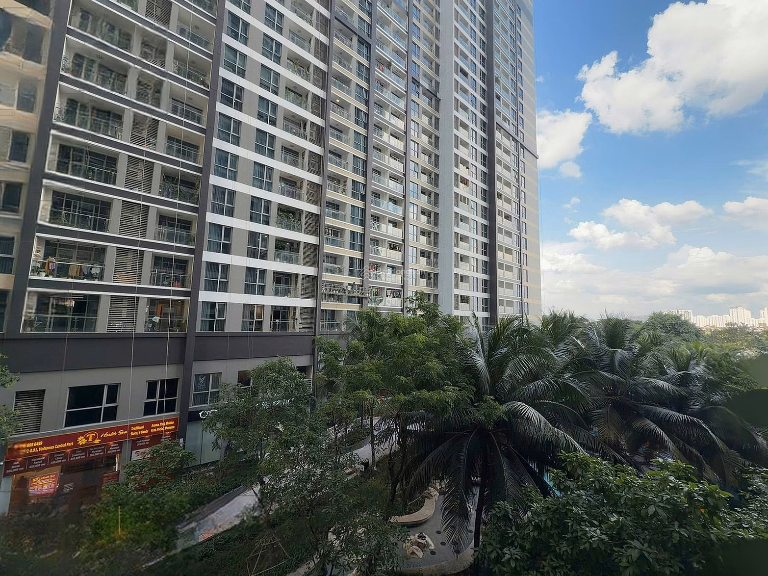 2 bedrooms Park 1 is available, move in immediately