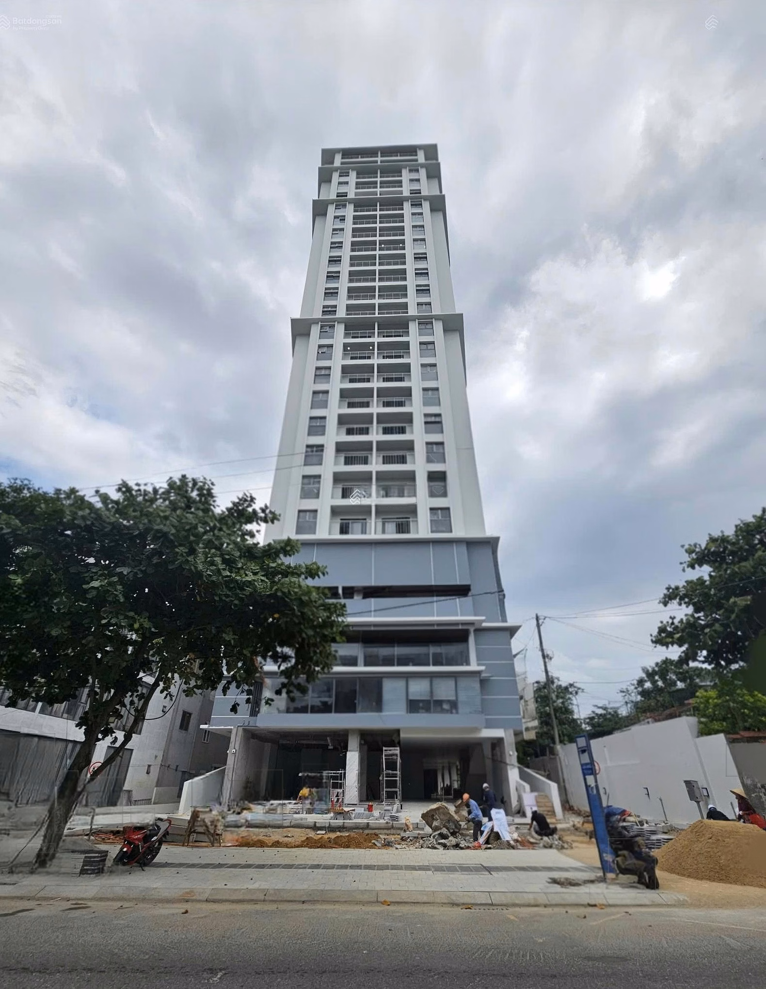 Mia Center Point apartment for rent in Da Nang. Luxury apartment, fully furnished, ready to move in immediately