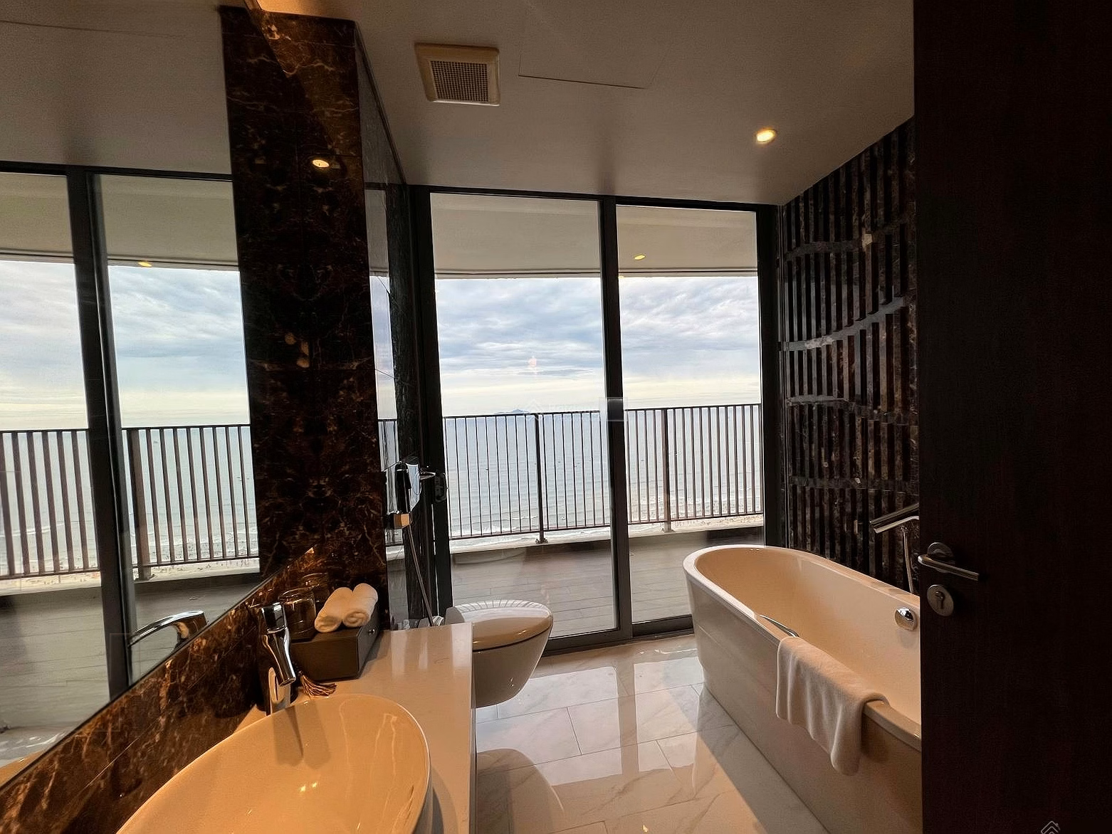 Beachfront apartments are not for the masses, only for classy, ​​elite people