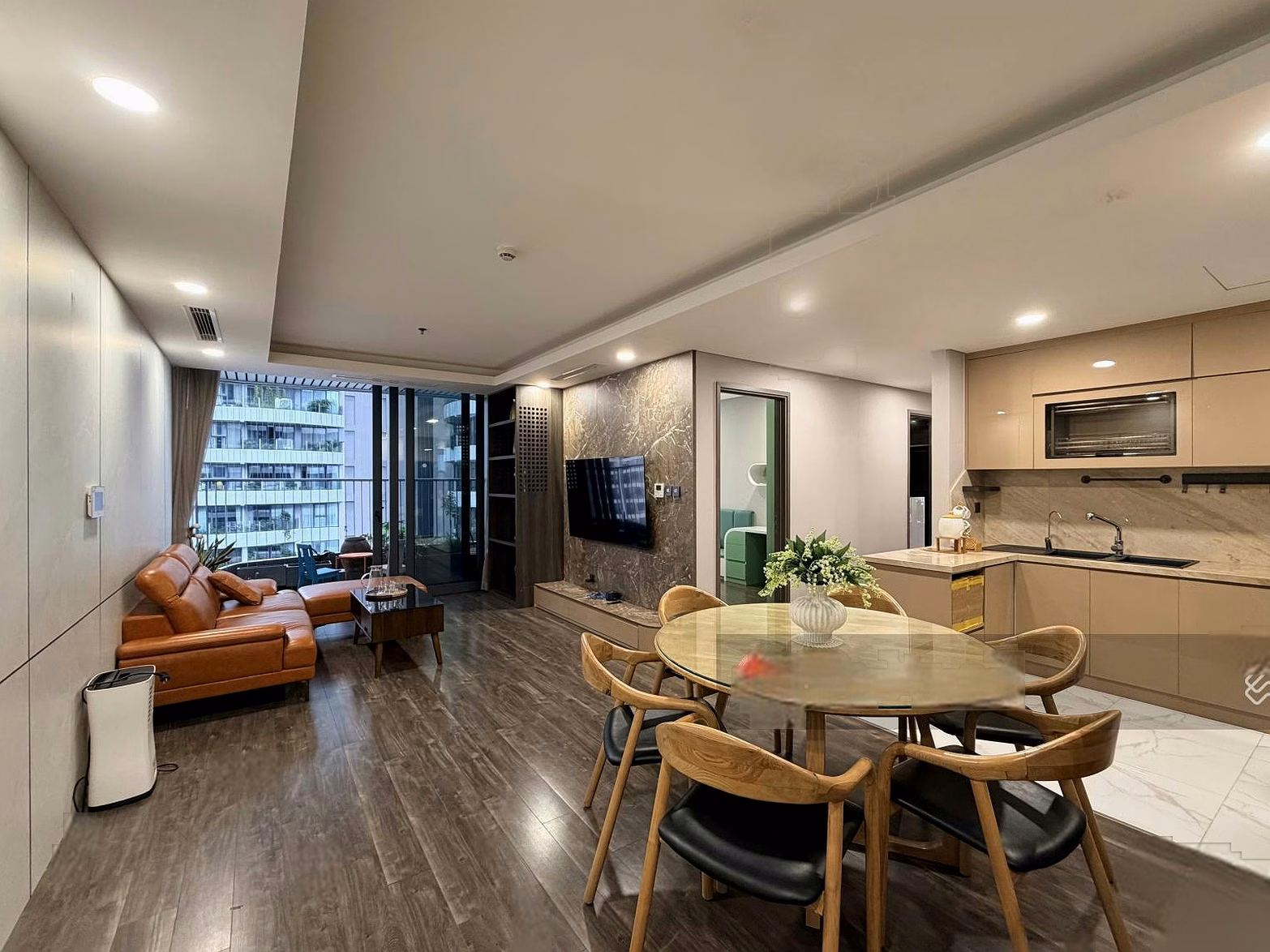 For rent 28 million/month, well worth the 3-bedroom beauty queen apartment N01T7 Han Jardin - 2 views, lake view, swimming pool