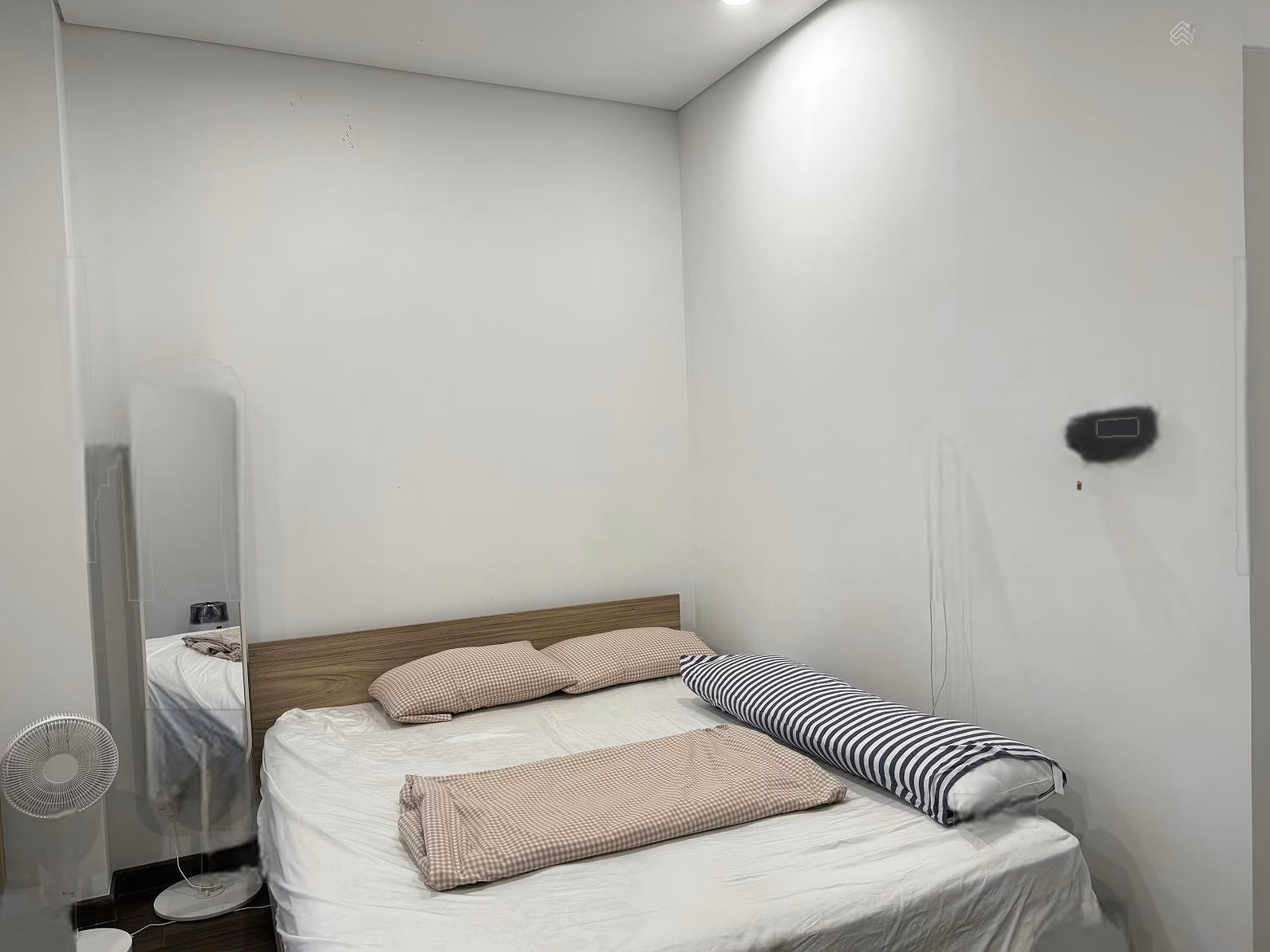 Studio for urgent rent, building A, 5th floor, Masteri West Heights, 9 million VND, 30m2