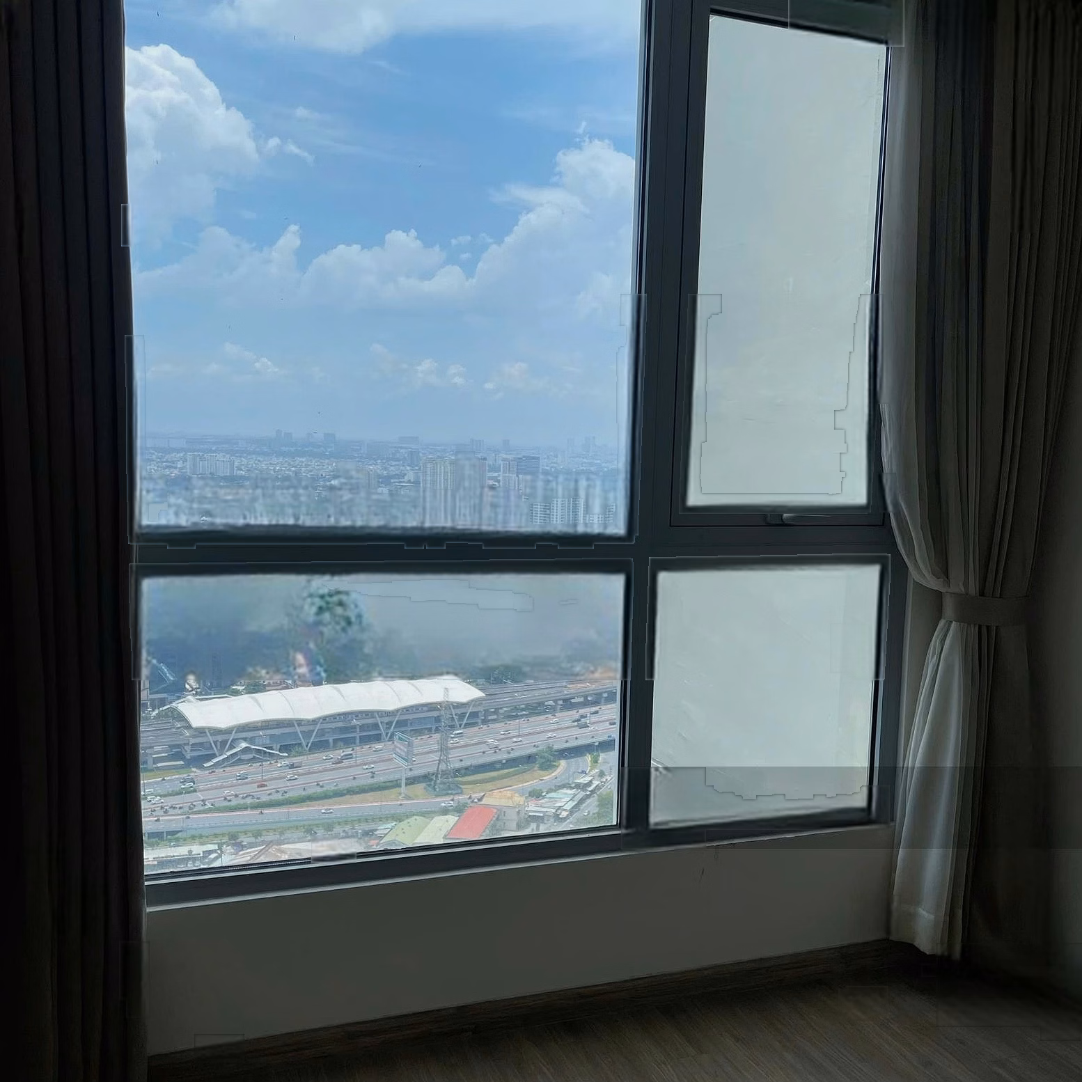 Quick sale 4 bedrooms Landmark 1. Area 155m2, direct view of river, park, available price list only 29.9 billion