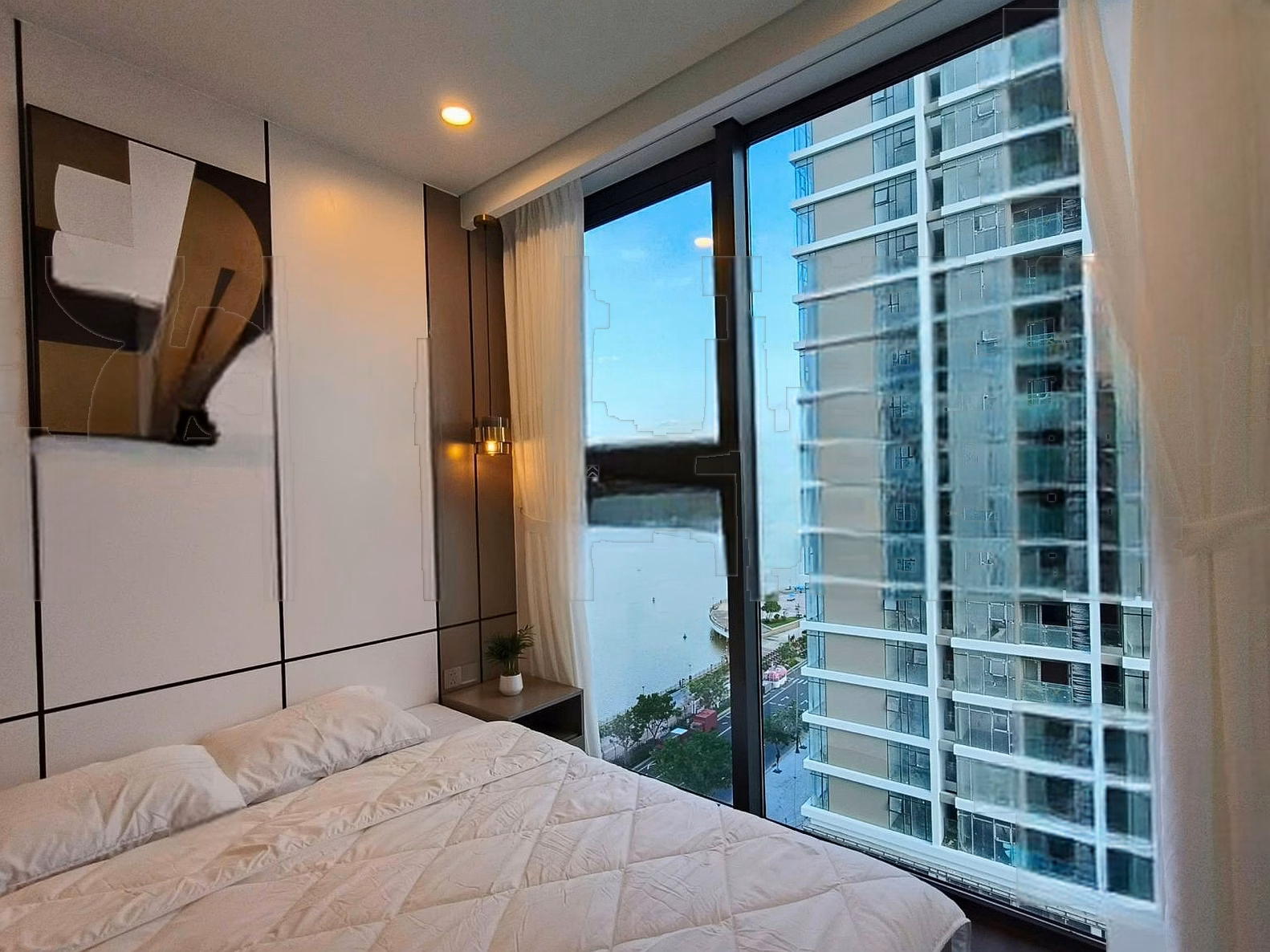 Need to rent luxury apartment with Han river view in Da Nang - 2 bedrooms The Filmore