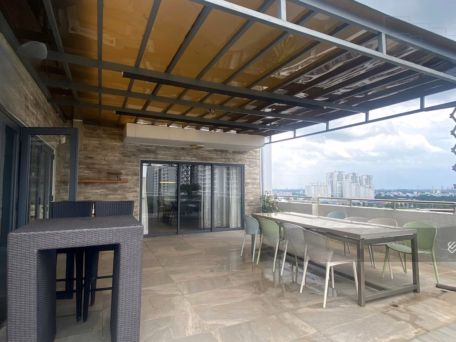 Penthouse for rent in My Khang Phu My Hung 340m2 4 bedrooms, large yard, beautiful house