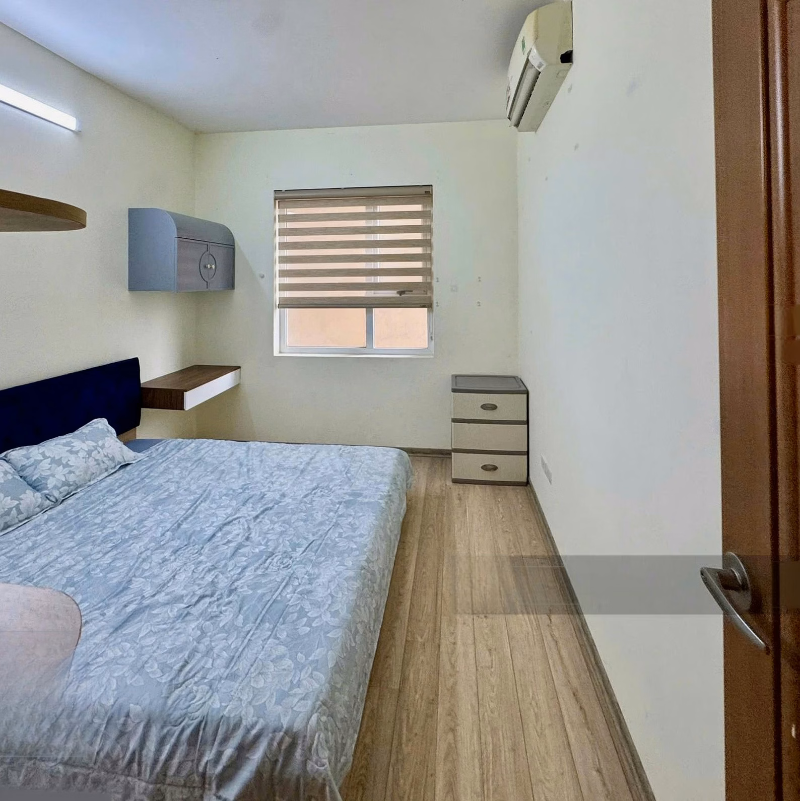 Landlord cuts a loss of 200 million 1bedroom, 1bath, 45.6m2 apartment in Phenikaa Hoa Lac building