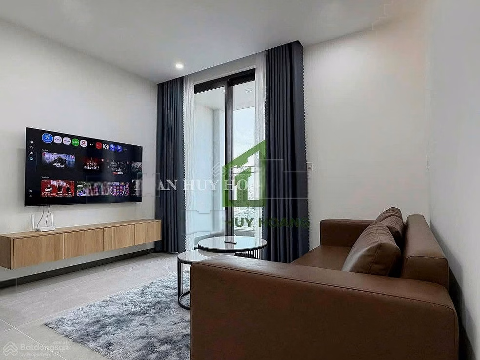 The owner rents an apartment with Han Ponte river view, full of high-class furniture, priced at only 20 million/month