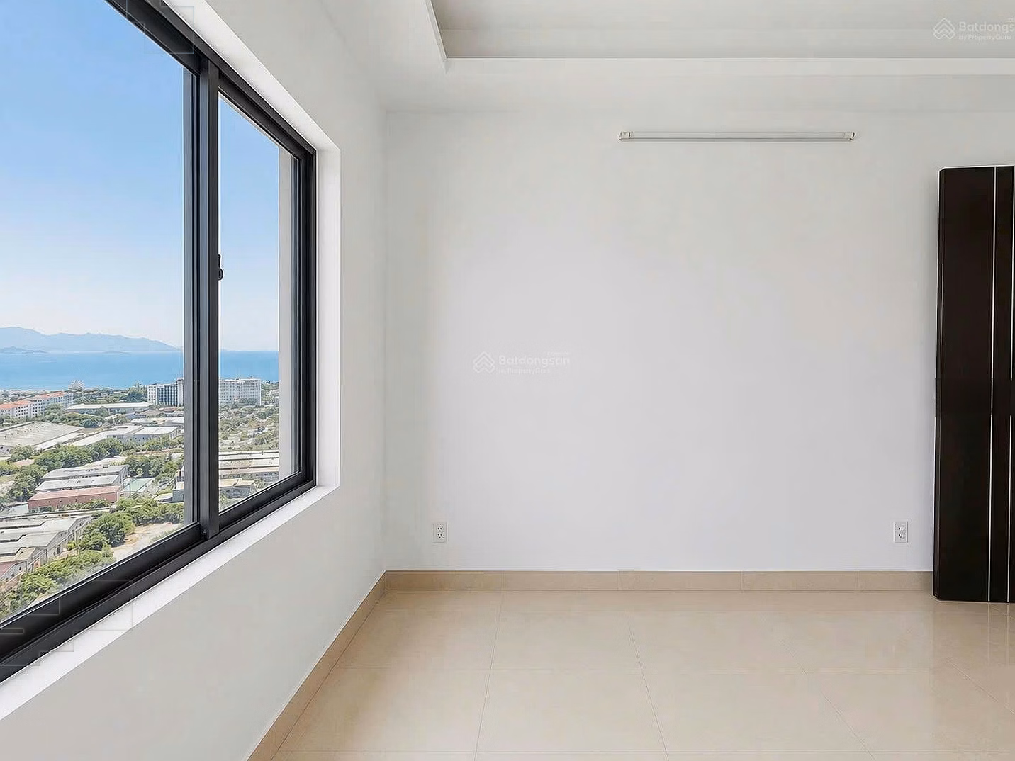 Selling PH Complex corner apartment 65m², sea view, natural wind