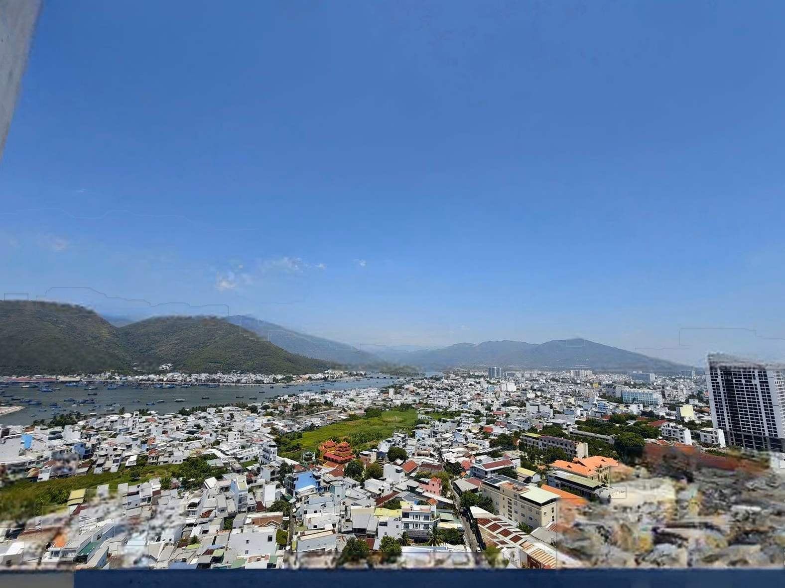 Selling PH Complex corner apartment 65m², sea view, natural wind