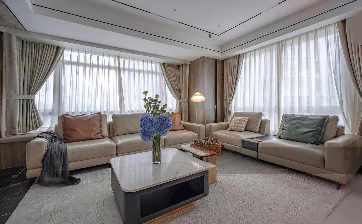 Riverside Residence luxury apartment for rent, 180m2, 4 bedrooms, high-class furniture. View house 0909 740 *** Ms. Ha