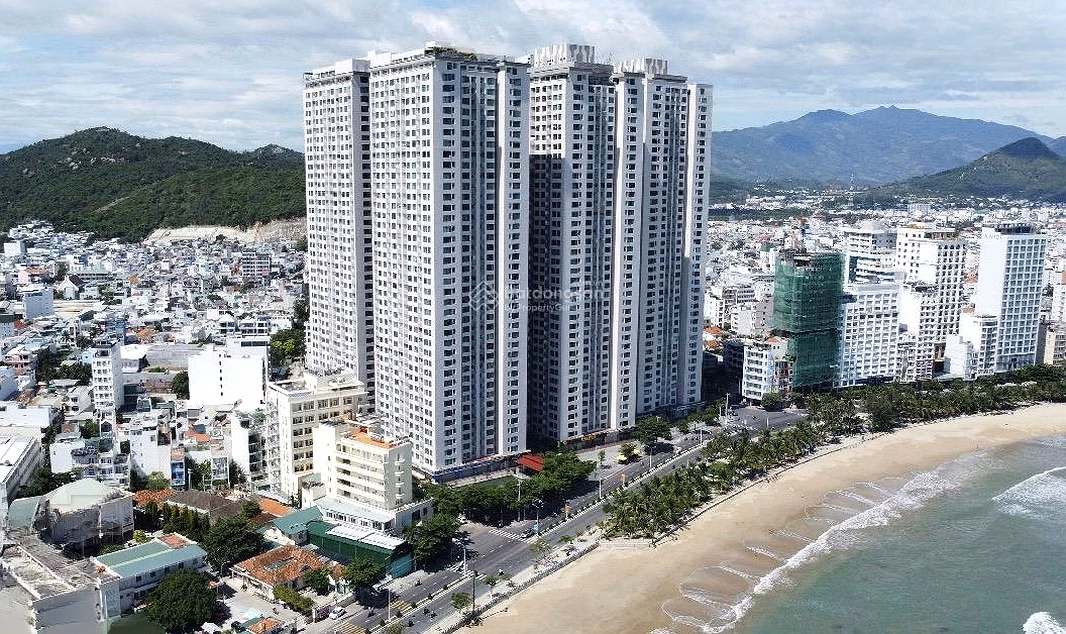 Selling 2-bedroom apartment in Muong Thanh Vien Trieu 59m² - 15th floor - Direct view of Hon Chong beach - Full furniture