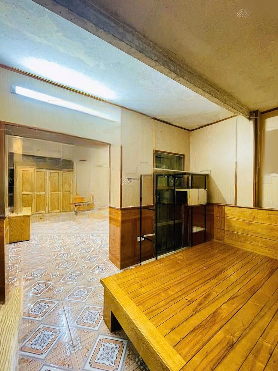 - Selling a collective apartment on the 1st floor, Truong Chinh, Thanh Xuan, super nice. 30m2, 4.05 billion