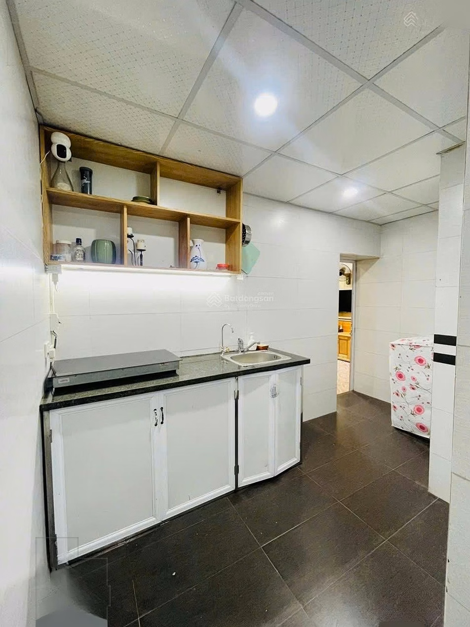 - Selling a collective apartment on the 1st floor, Truong Chinh, Thanh Xuan, super nice. 30m2, 4.05 billion