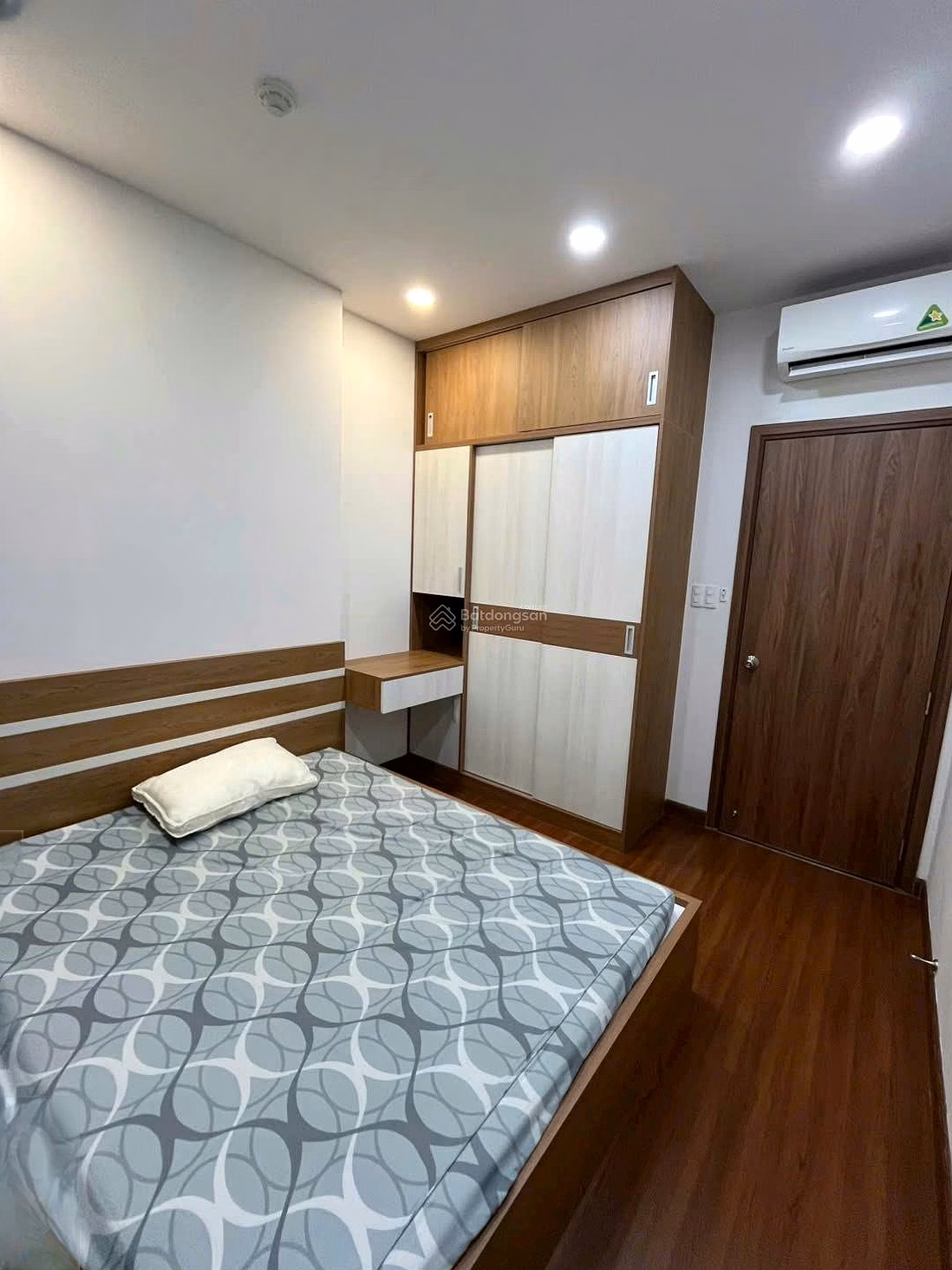 Sunrise Riverside apartment for rent 50m2 2 bedrooms, fully furnished, south direction, 24/7 viewing