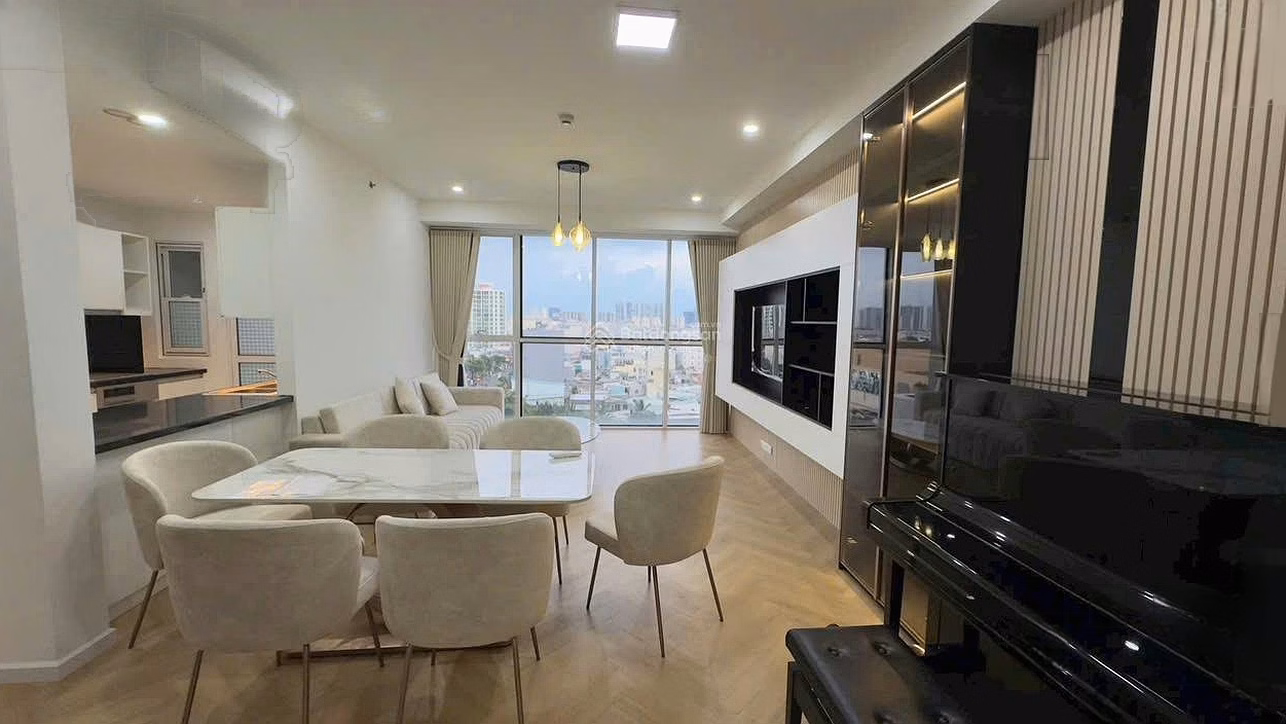 Sunrise City South apartment for sale, building V6, District 7 | 98% new house, East view, owner's red book only 9.8 billion