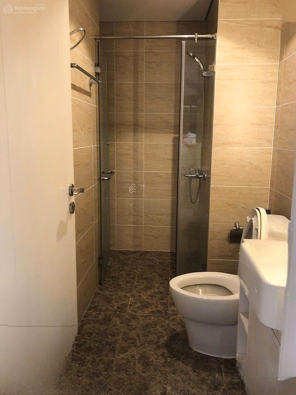 Urgently furnished 2-bedroom apartment for rent at Vinhomes D'Capitale Tran Duy Hung, beautiful house, price only 23 million/month