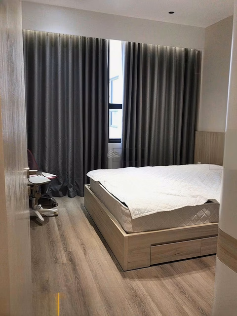 Urgently furnished 2-bedroom apartment for rent at Vinhomes D'Capitale Tran Duy Hung, beautiful house, price only 23 million/month
