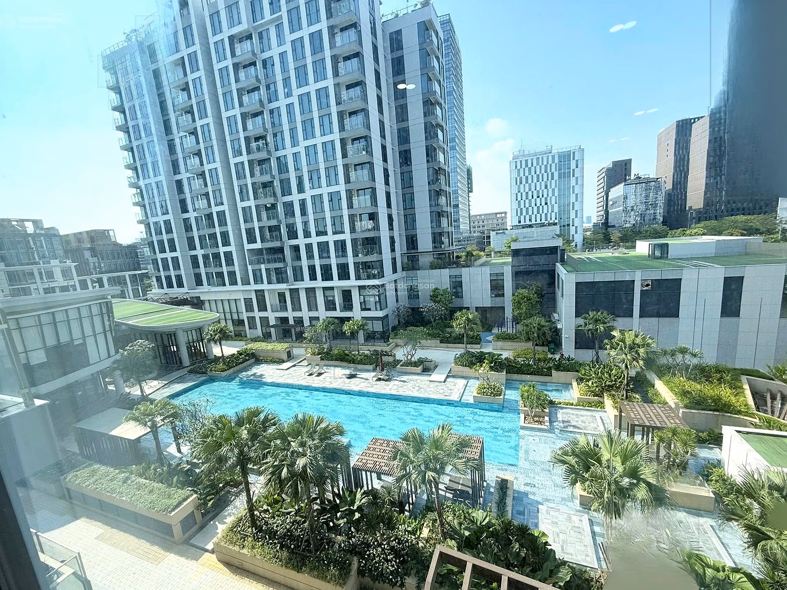 Corner apartment for rent at B3 Cardinal Court - 3 bedrooms - 115m2 Negotiable price