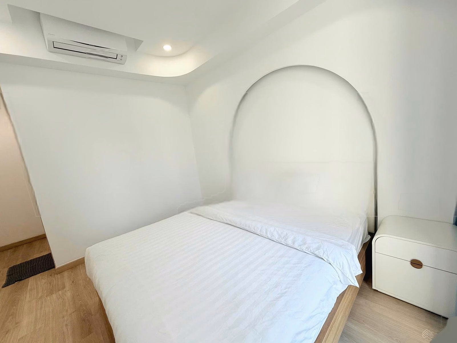 Corner apartment for rent at B3 Cardinal Court - 3 bedrooms - 115m2 Negotiable price