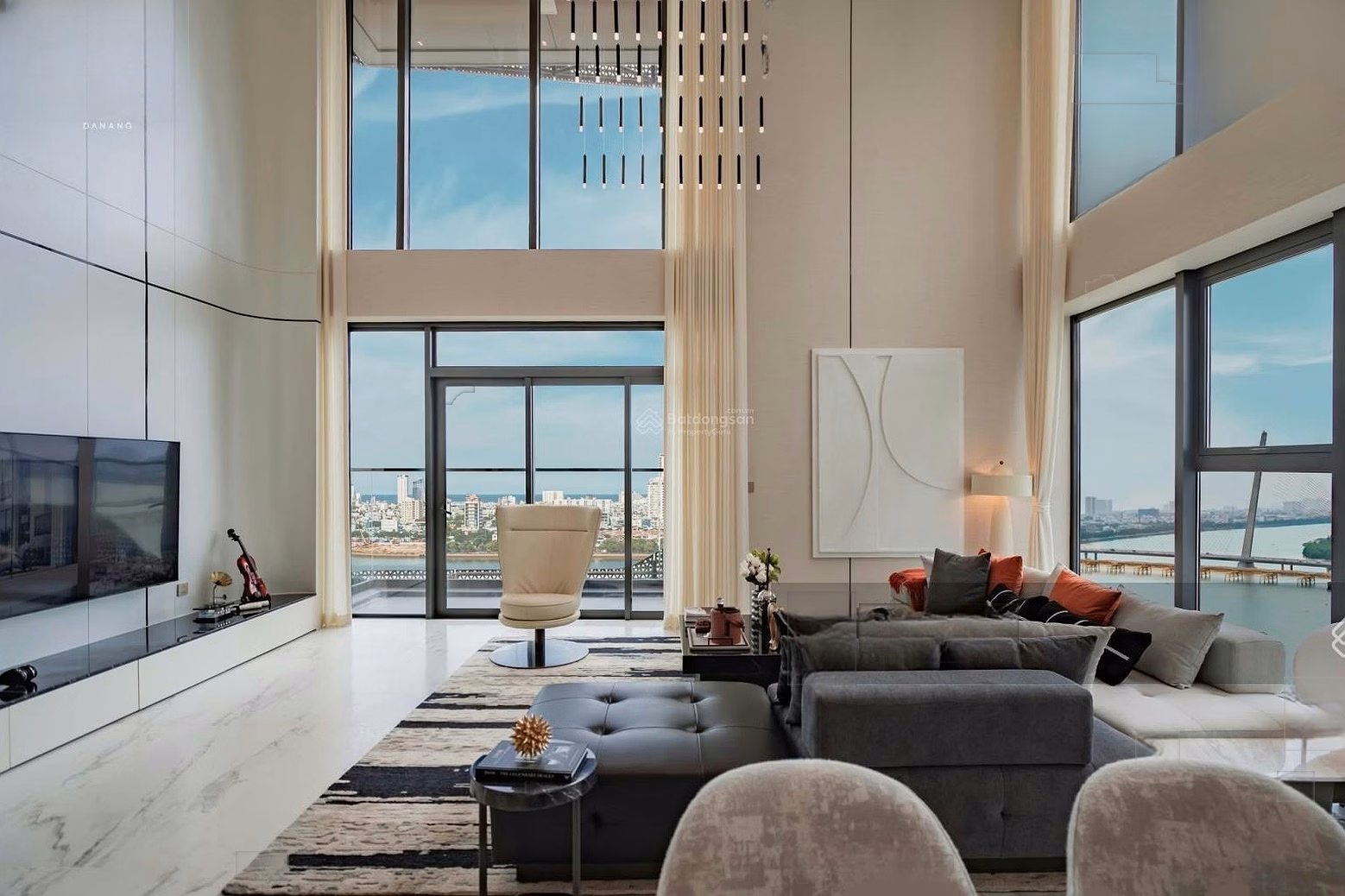 Investor sells 2-storey penthouse The Filmore facing Han River, beautiful view of the project, receive housing immediately