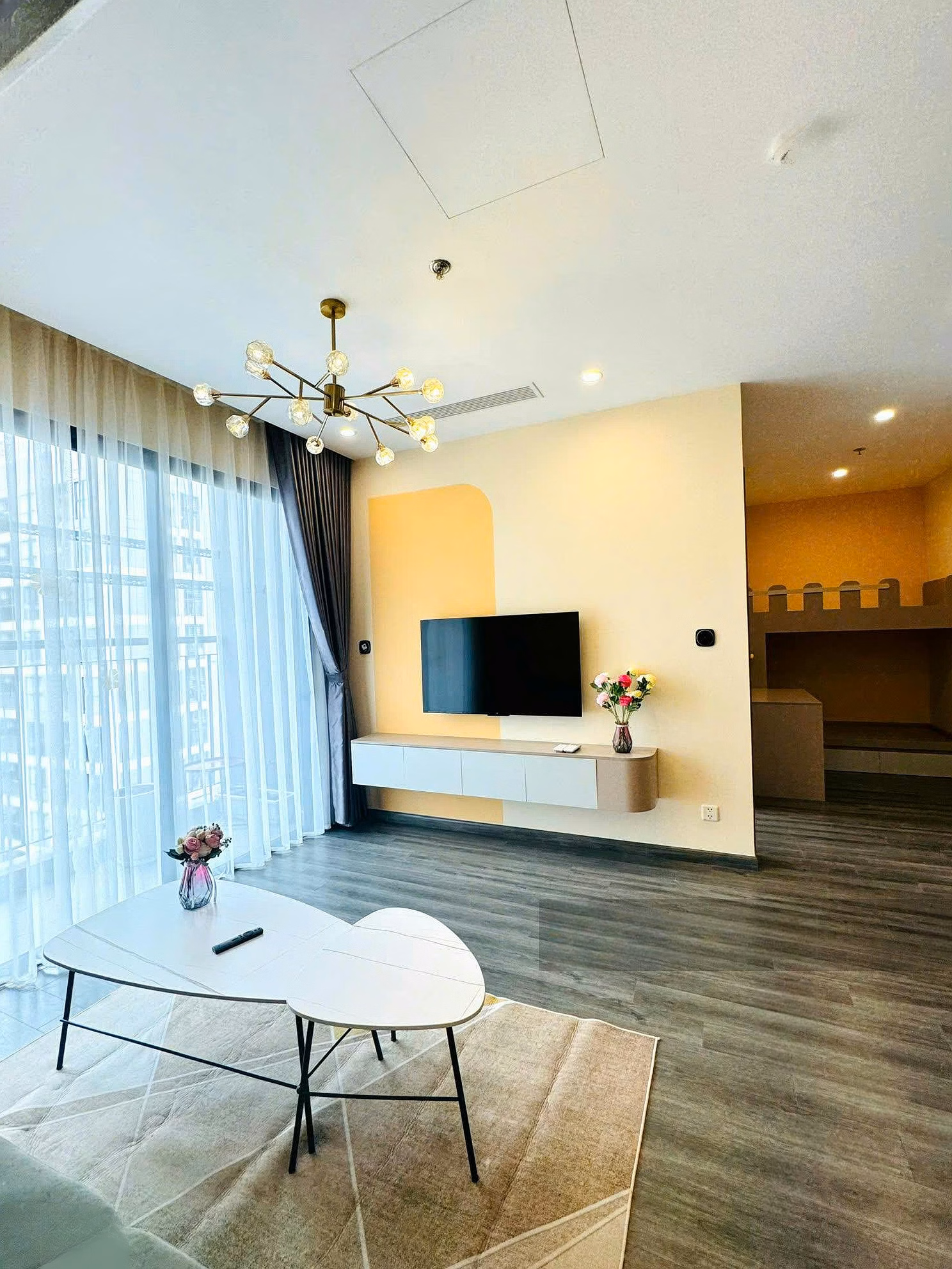 Only 8 million/month 1N apartment + R1.03 building, area 49m2, full of beautiful furniture, very airy internal view Vinhomes Ocean Park 1
