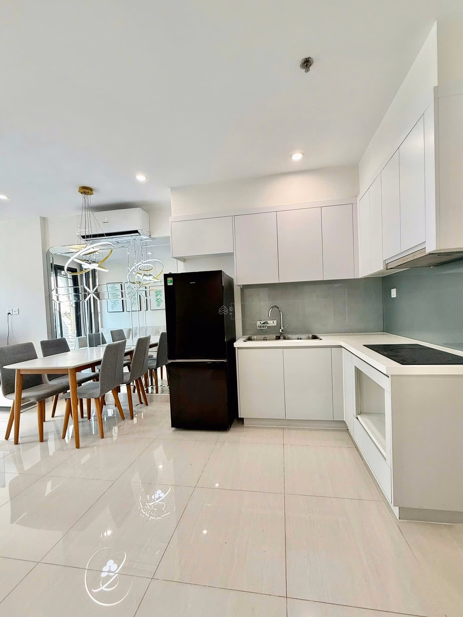 Need to rent urgently 1 bedroom apartment + 43m² S2.17 with reception, open view, fully furnished, only 7 million, move in immediately