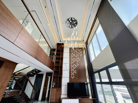 Duplex for rent 158 ​​Million apartment 5 bedrooms, 5 bathrooms, Diamond Island, 323m2, nice view, Full NT available immediately