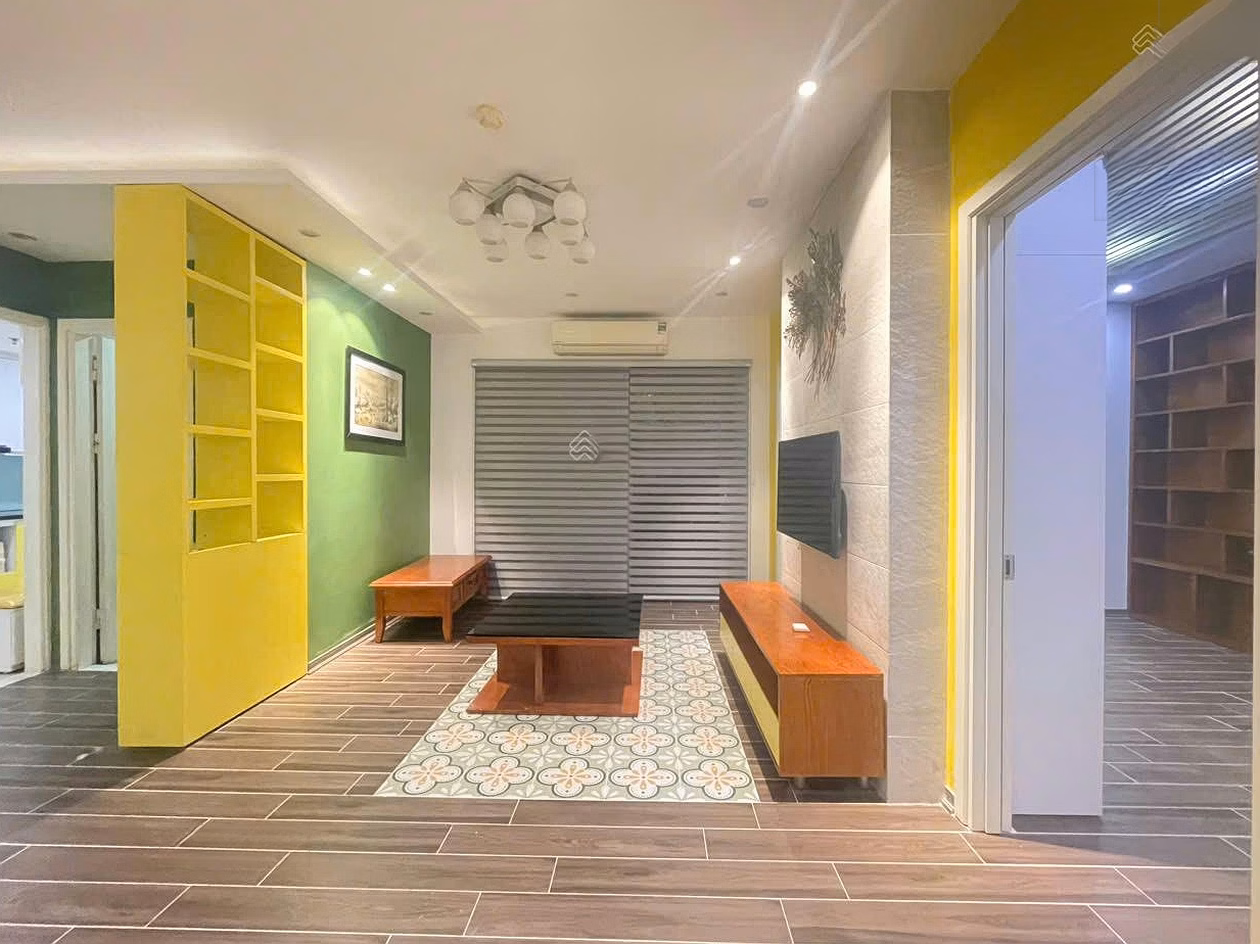 CCCC Golden Palace for rent, fully furnished, 3 bedrooms, beautiful Fireworks view, cool direction