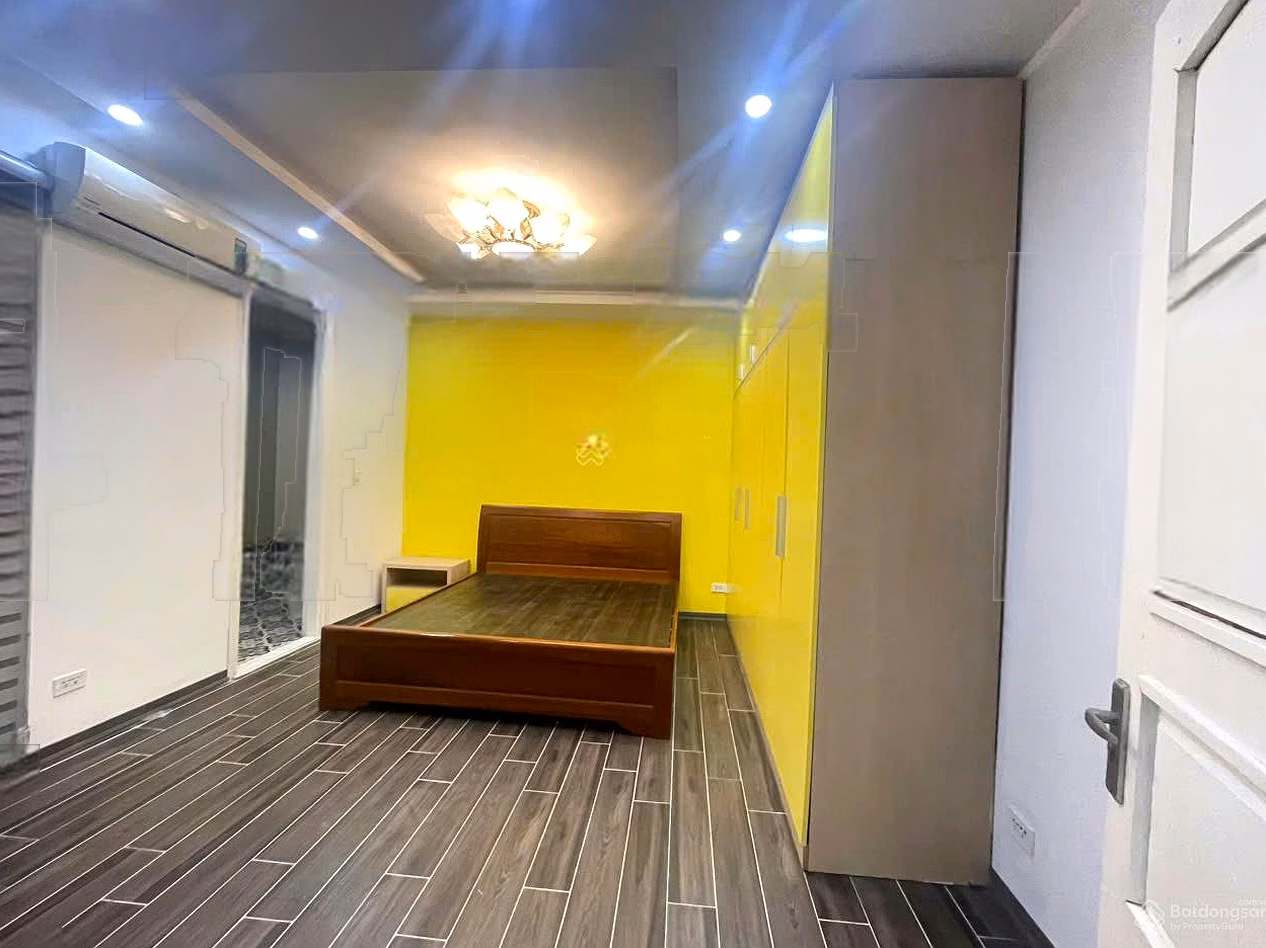 CCCC Golden Palace for rent, fully furnished, 3 bedrooms, beautiful Fireworks view, cool direction