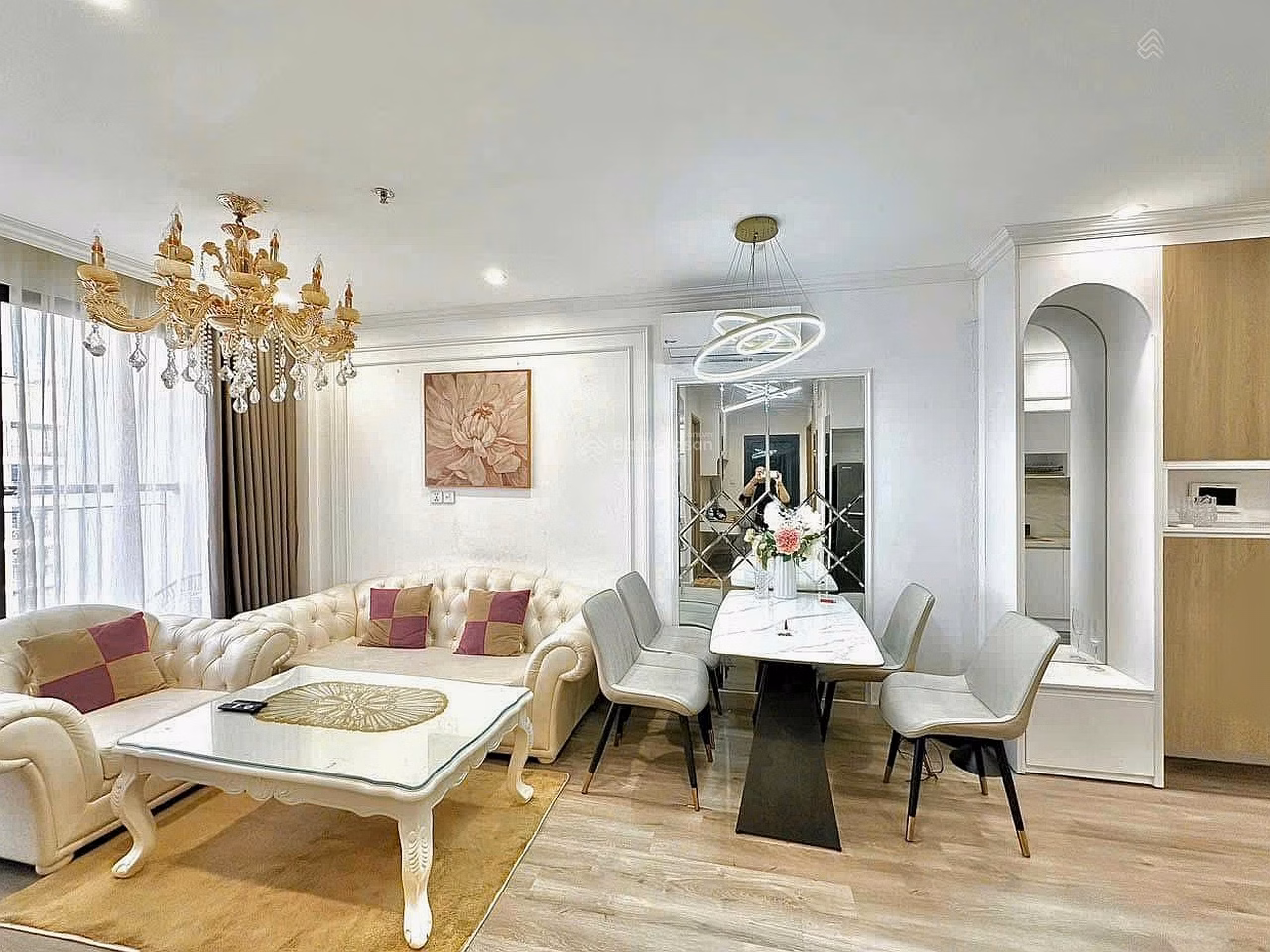 The owner cut a loss of 300 million on a 2-bedroom apartment for only 3.4 billion including fees at Vinhomes Ocean Park - Interior as pictured