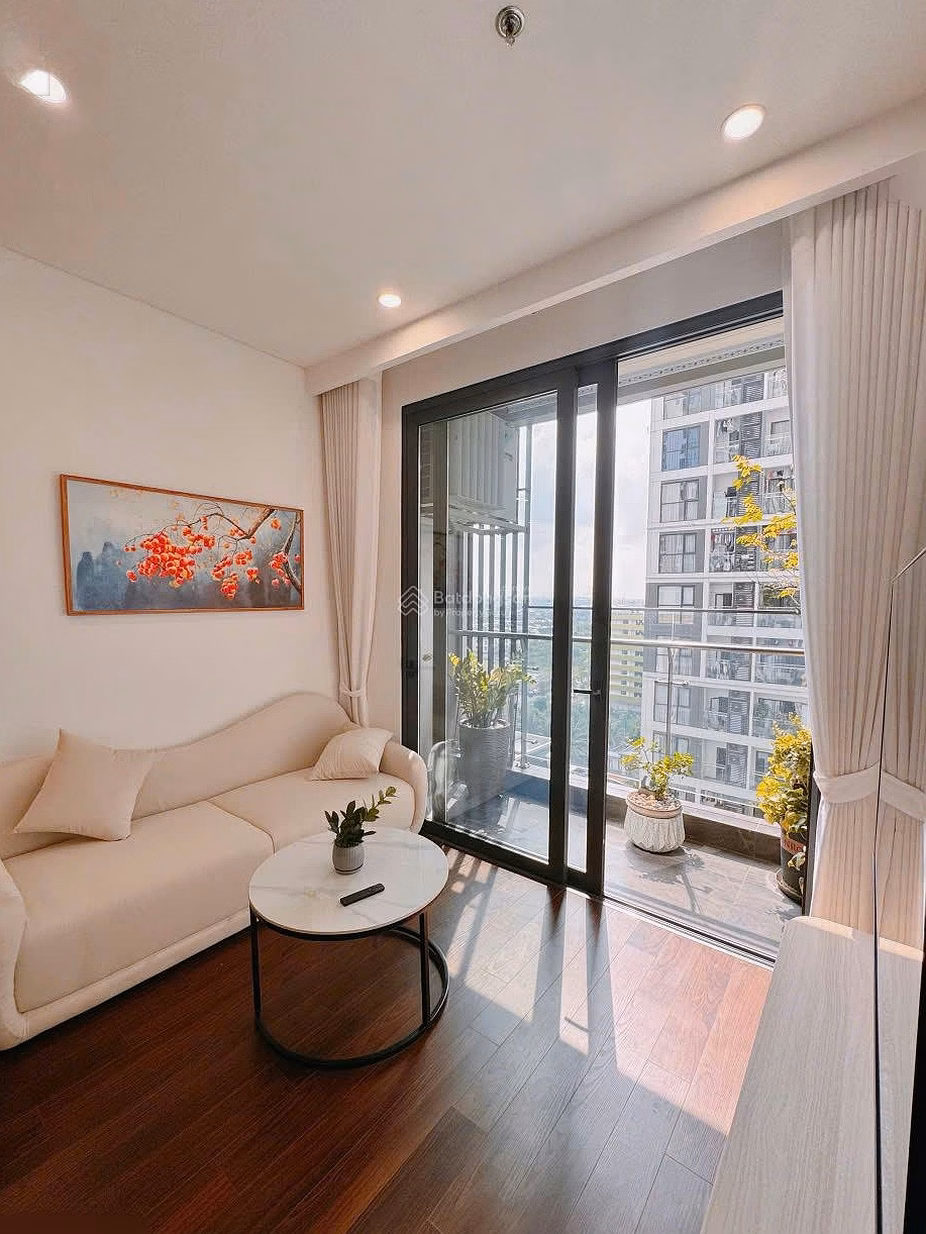 Owner sends 1 bedroom + 1 bathroom, fully furnished apartment for rent for only 10 million/month, free service