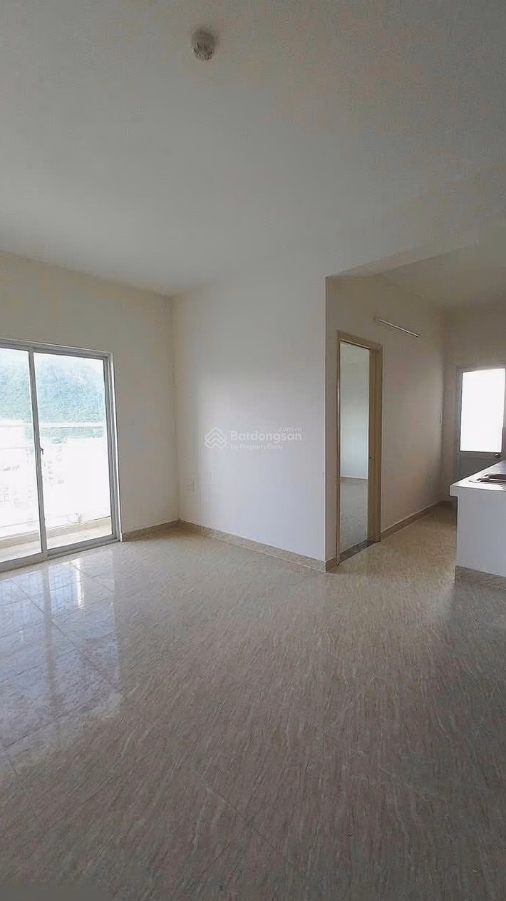 2 bedroom apartment for rent in Hoang Quan Nha Trang. Only 5.5 million/month, cool view
